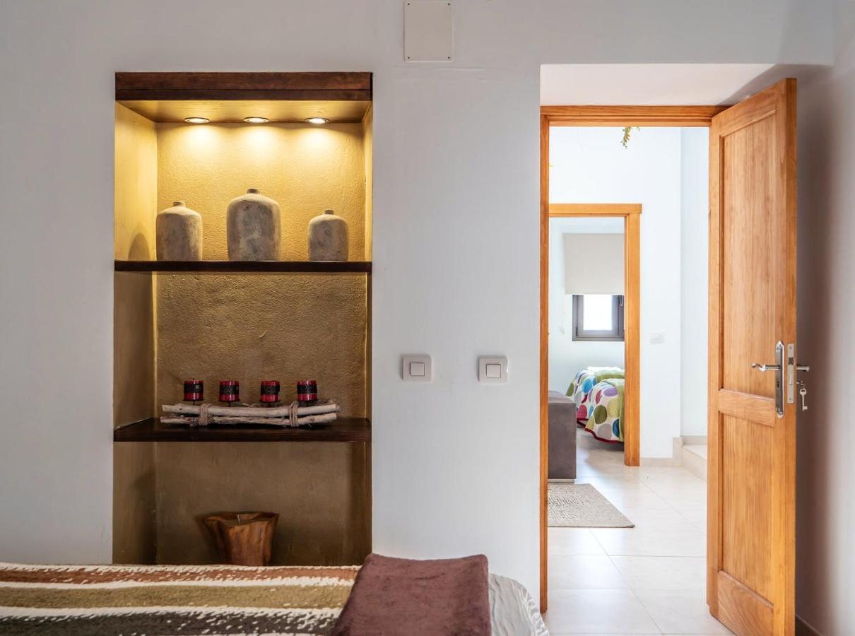 Comfortable House In Tias With Free Parking Екстериор снимка