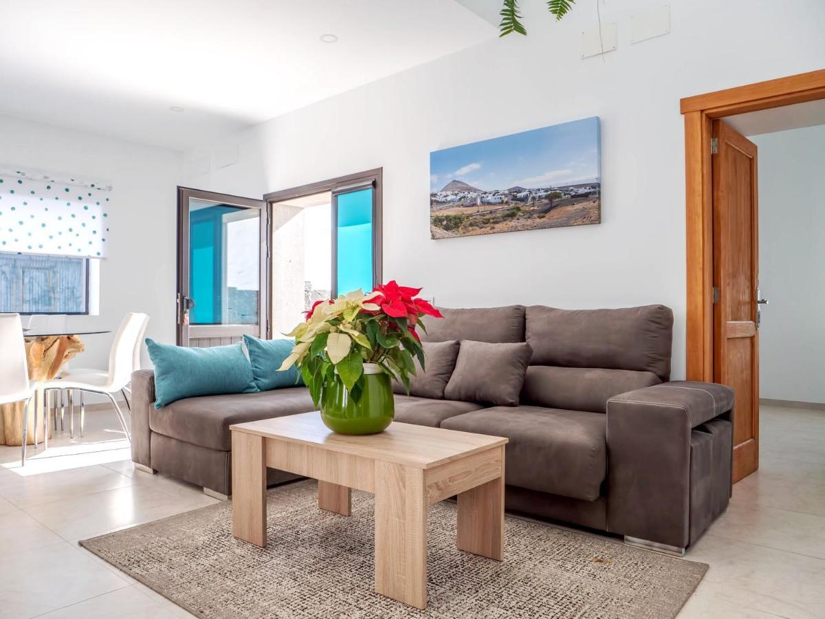Comfortable House In Tias With Free Parking Екстериор снимка