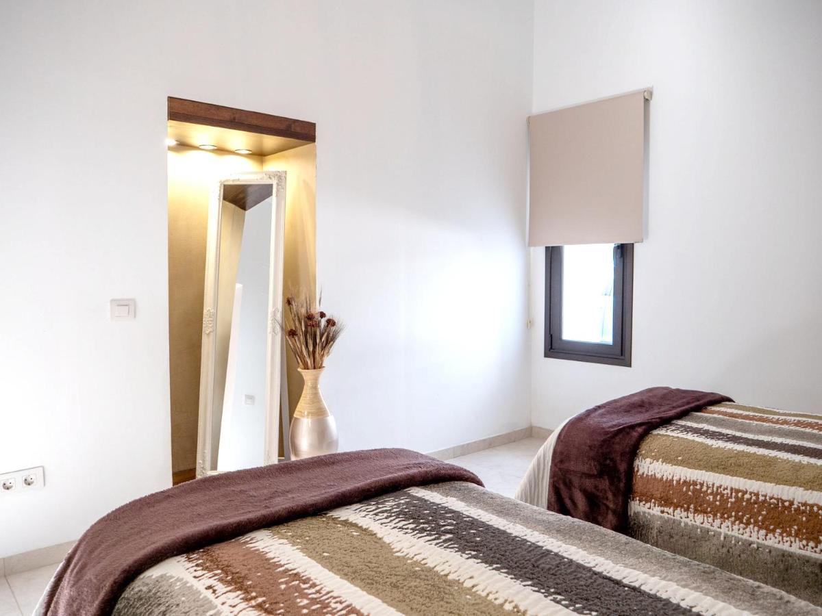 Comfortable House In Tias With Free Parking Екстериор снимка