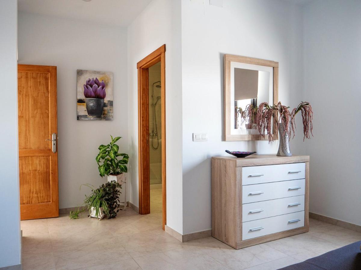 Comfortable House In Tias With Free Parking Екстериор снимка